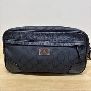 Gucci Black Belt Bag with Logo Pattern